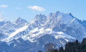 Sciare-sulle-alpi-in-Austria